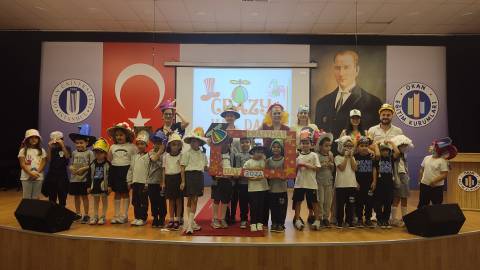 Crazy Hat Day Etkinliği İçin  Çılgın Şapkalar Tasarladık 