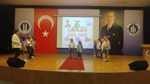 Crazy Hat Day Etkinliği İçin  Çılgın Şapkalar Tasarladık 