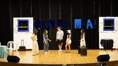Öğrencilerimiz Dünyaca Ünlü “Mamma Mia!" Müzikalini Sahneledi 