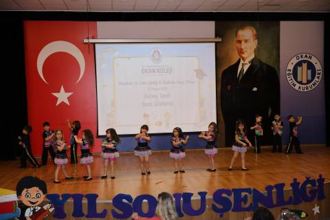 Anaokulu Öğrencilerimiz İlkokula Geçiş Törenimizde Yetenekleri ile Sahnedeydii