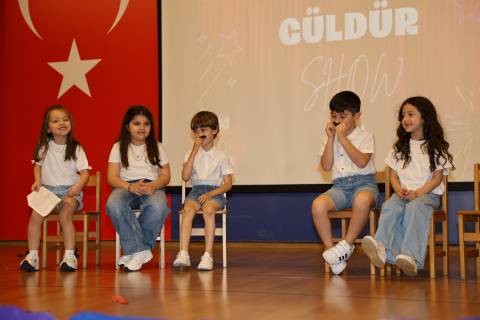 Anaokulu Öğrencilerimiz İlkokula Geçiş Törenimizde Yetenekleri ile Sahnedeydii