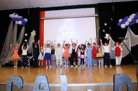 Öğrencilerimiz Dünyaca Ünlü Müzikal Gösterileri Sergilediler