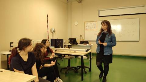 Öğrencilerimiz İstanbul Okan Üniversitesi Fizik Laboratuvarında Deneyim Dolu Bir Gün Yaşadılar 