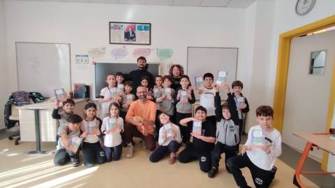 2. Sınıf Öğrencilerimiz Yazar Hepgenç İle Söyleşi Gerçekleştirdi