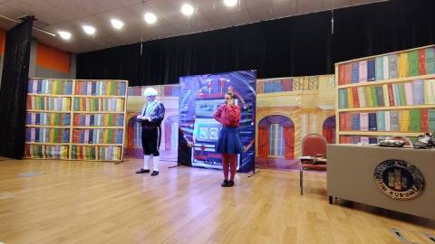 “Çılgın Profesör”  Tiyatro Oyunuyla Eğlenerek Öğrendik 