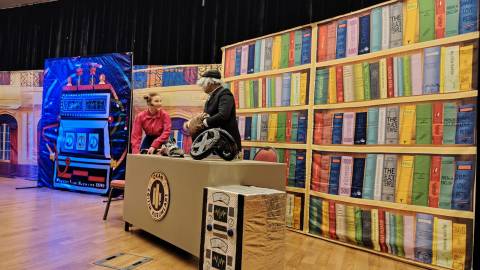 “Çılgın Profesör”  Tiyatro Oyunuyla Eğlenerek Öğrendik 