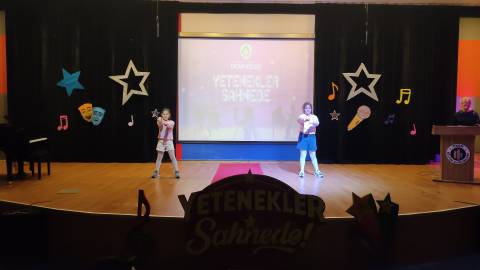 Yetenekler Sahnede: Öğrencilerimizden Dans, Jimnastik ve Müzik Dolu Performanslar 
